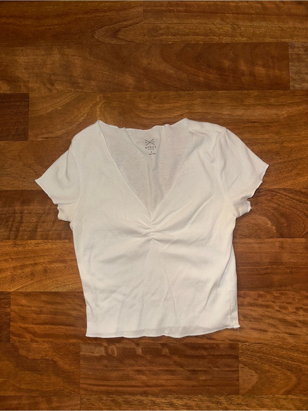 PacSun White V‑Neck Ruched Crop Top